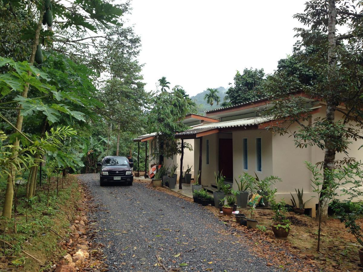 Hotel Baan Suan Tondin à Satun Extérieur photo